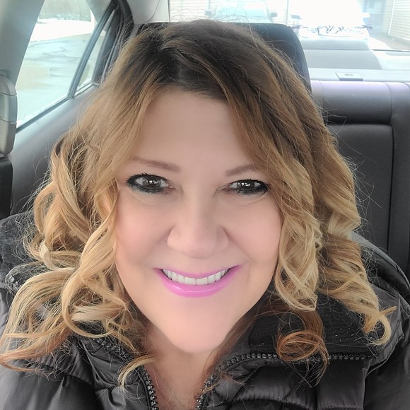 Meet your Posher, Lynn - Picture 1 of 1